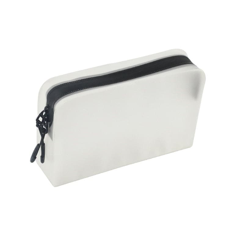 Trousse de toilette blanche élégante