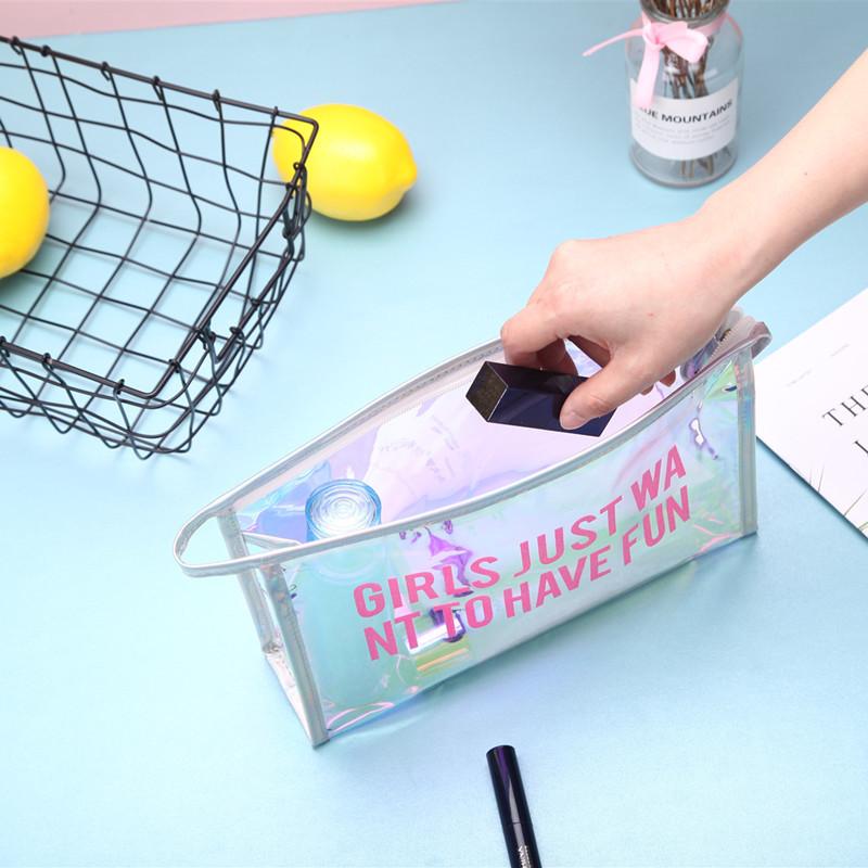 Trousse de toilette moderne et féminine