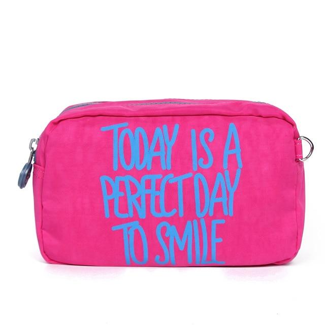 accessoire de voyage féminin amusant