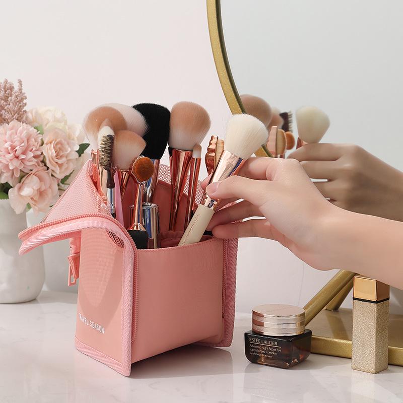 trousse de toilette compacte pour femme