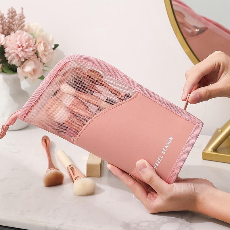 trousse de toilette fine et légère