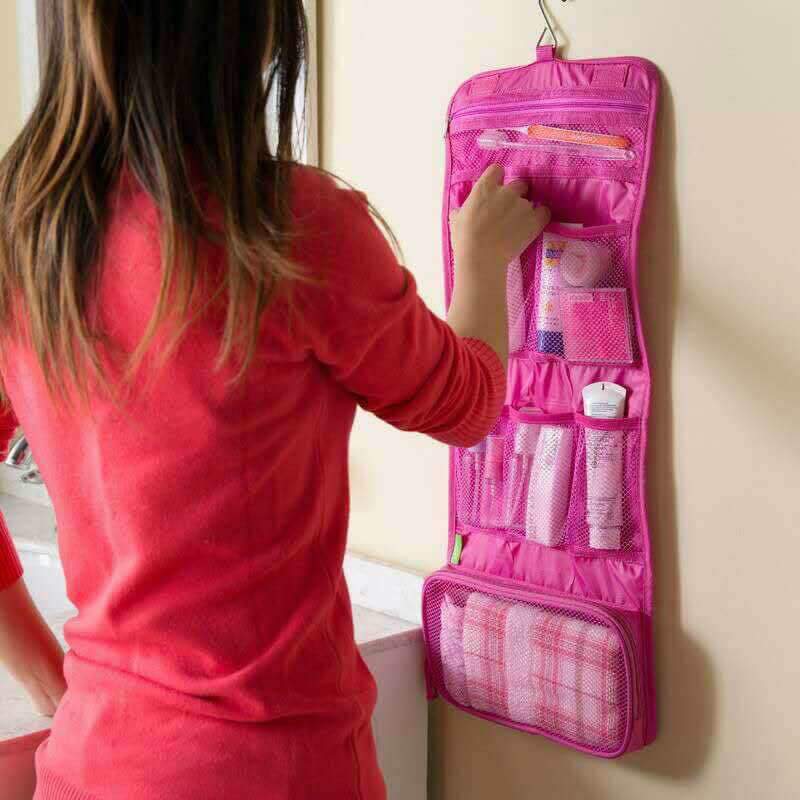 trousse de toilette suspendue