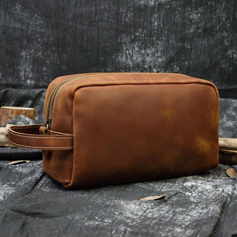 trousse de toilette élégante en cuir clair