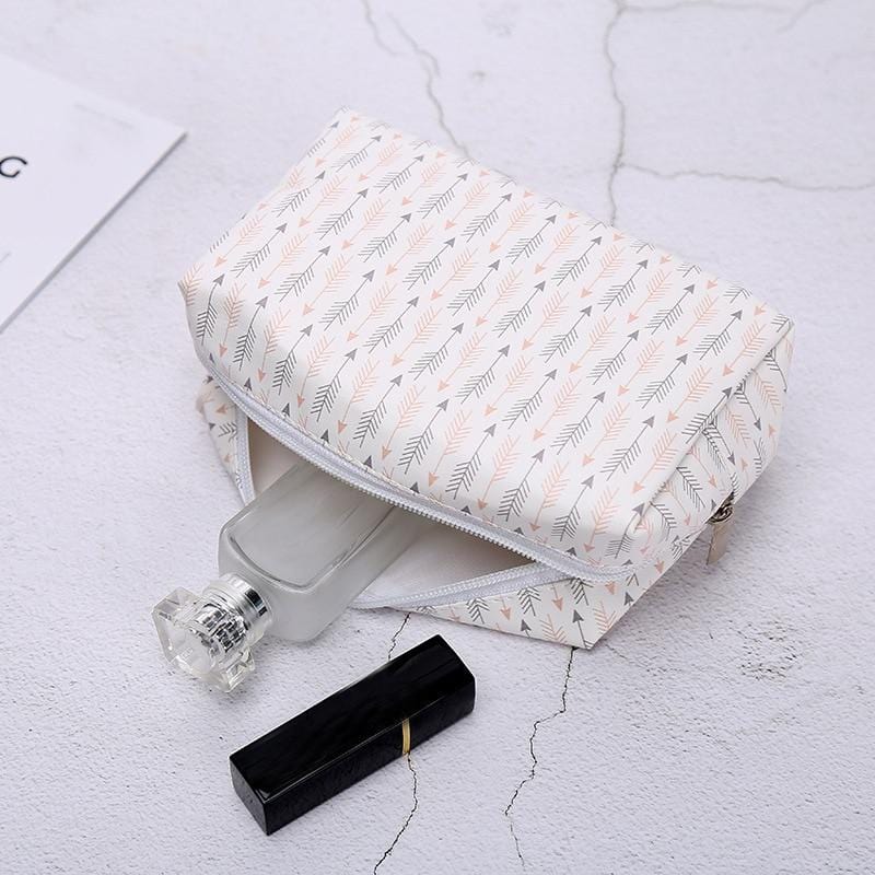 Trousse de toilette femme petit format compacte et élégante