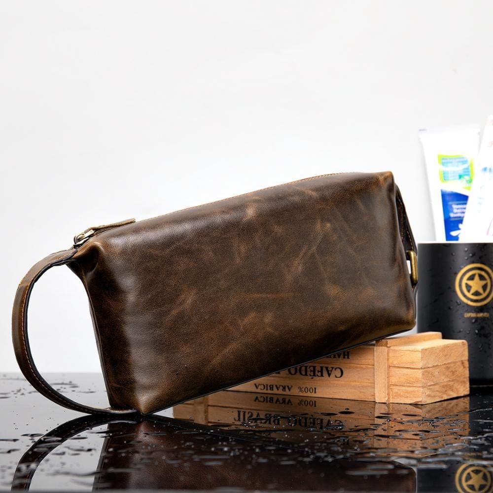 Trousse de toilette en cuir naturel avec traces uniques