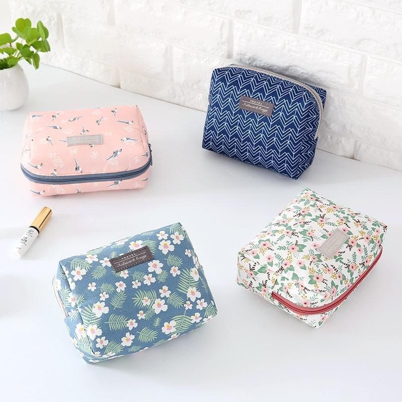 Trousse de toilette compacte et colorée