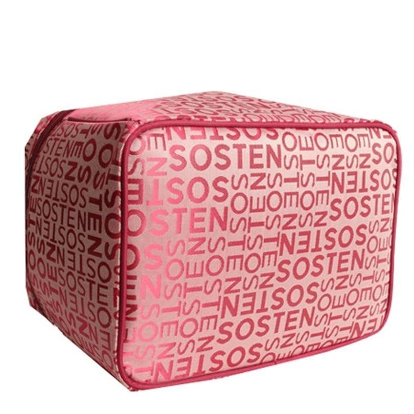 organisation de produits de soin avec la trousse de toilette