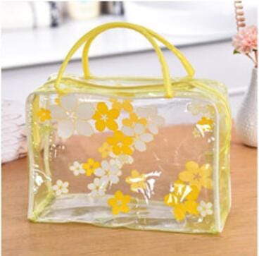 accessoire voyage organisé avec motif fleurs