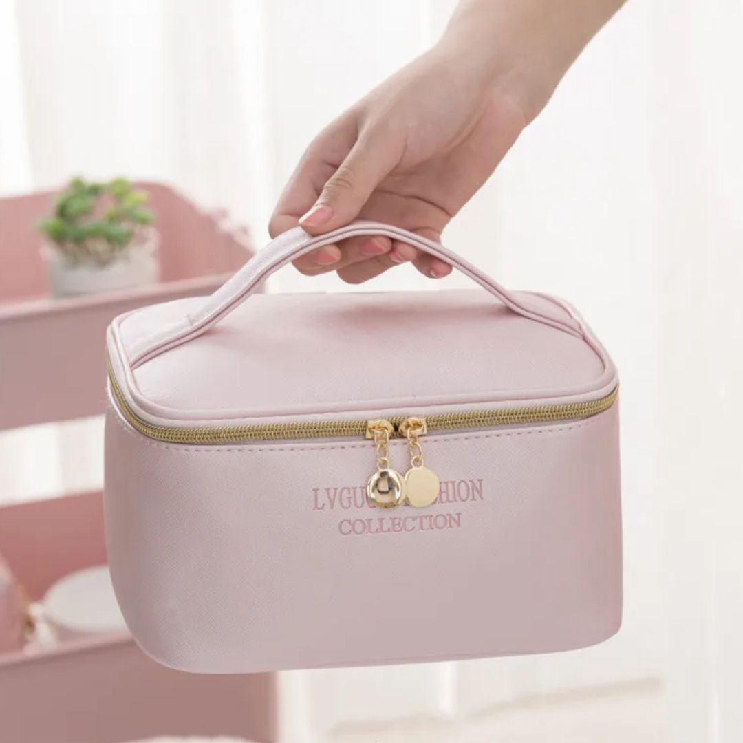 trousse de toilette avec compartiments internes