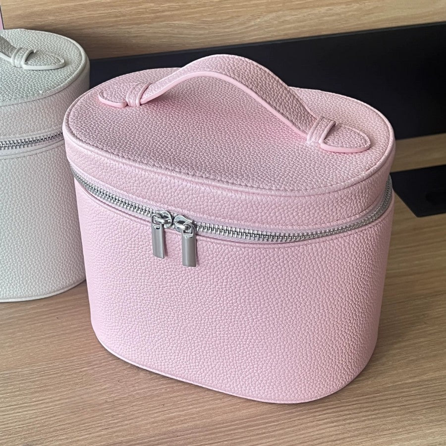 Organisation de produits de soin dans la Trousse de toilette