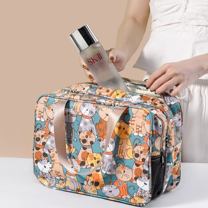 pochette de voyage élégante avec chats